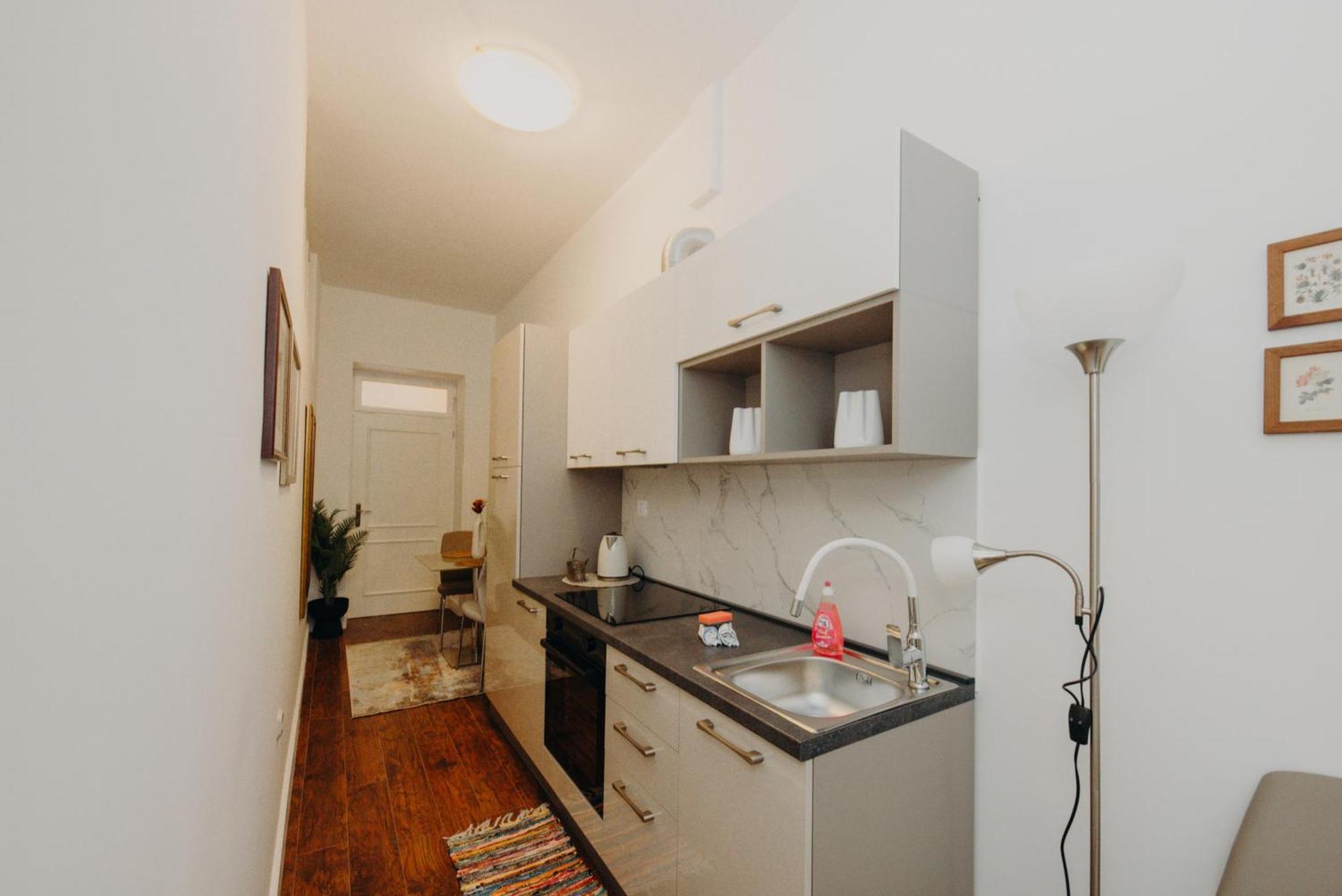 Apartament And Rossella 2