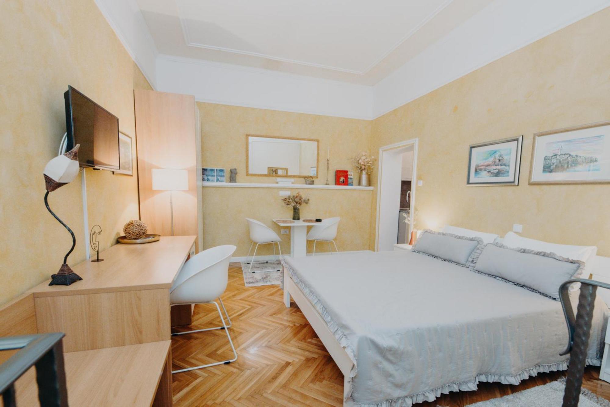 Apartament And Rossella 2