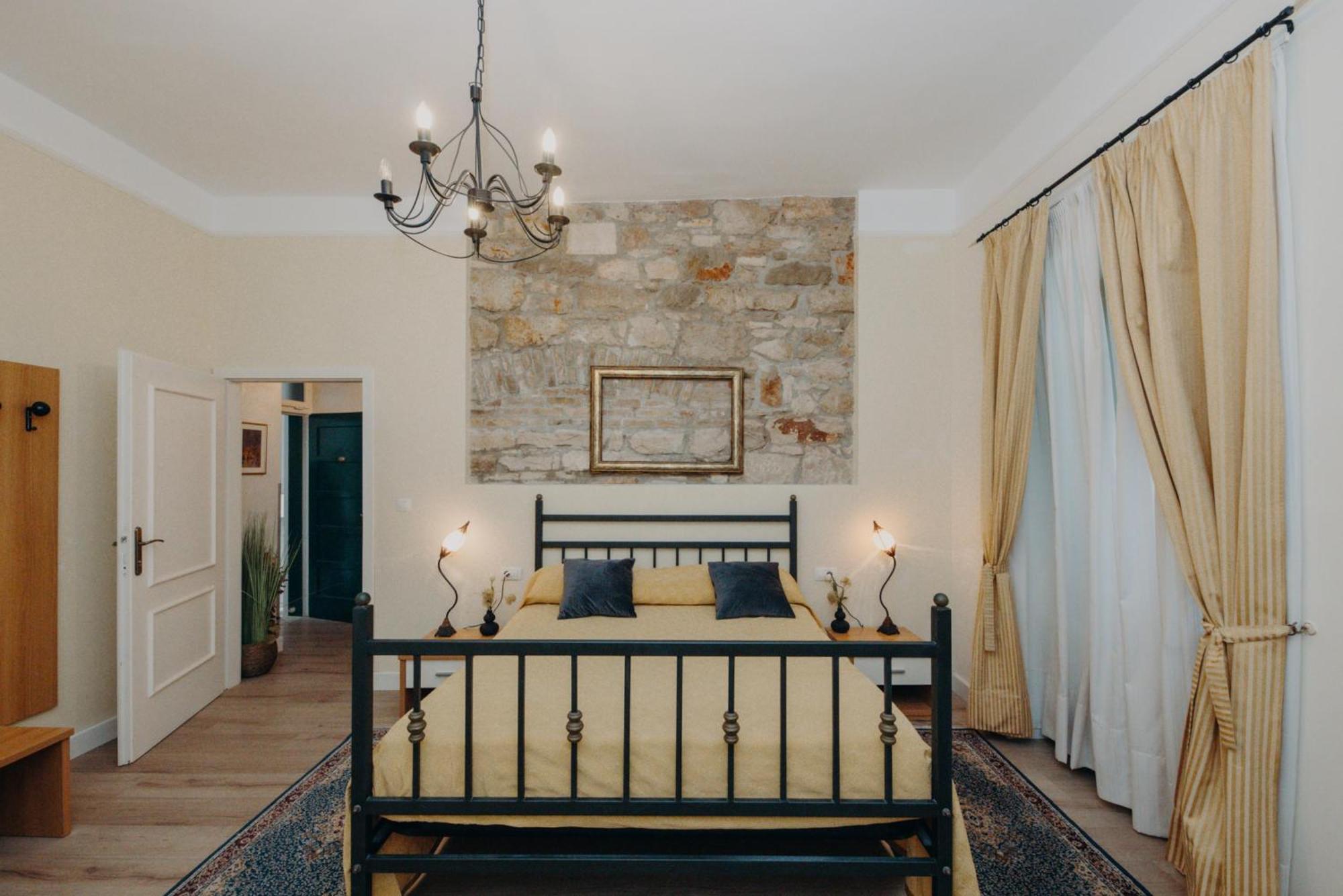 Apartament And Rossella 2 *