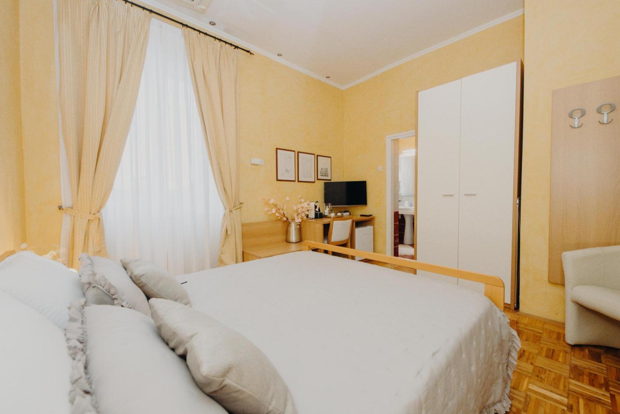 And Rossella 2 Apartament *