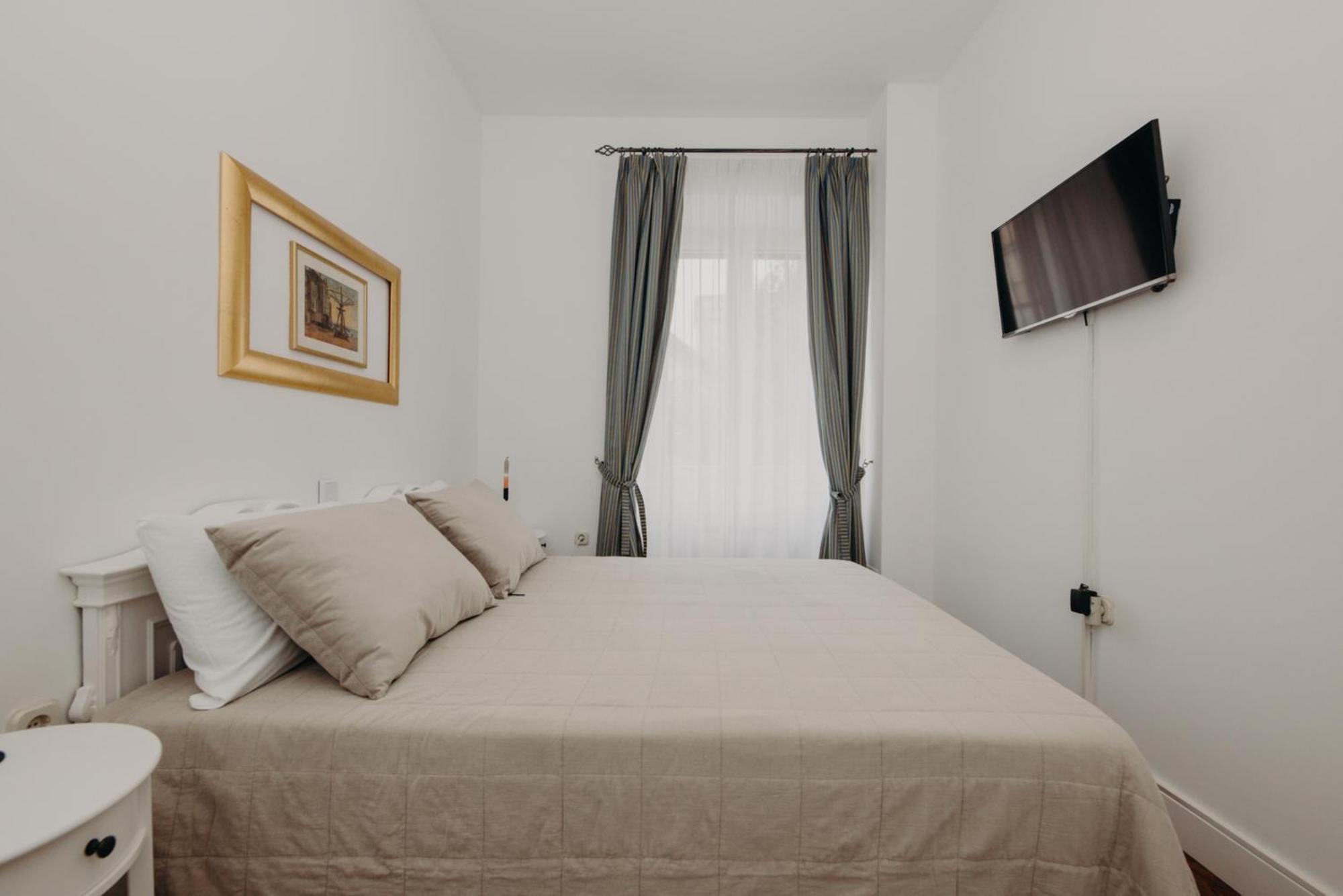 And Rossella 2 Apartament