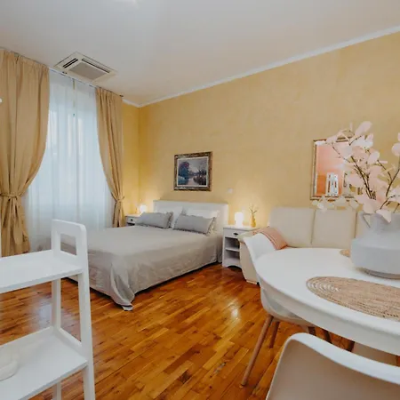 Rooms And Studios Villa Rossella 2 Rovinj Kültér fotó